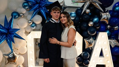 Ela Craciun și fiul cel mare