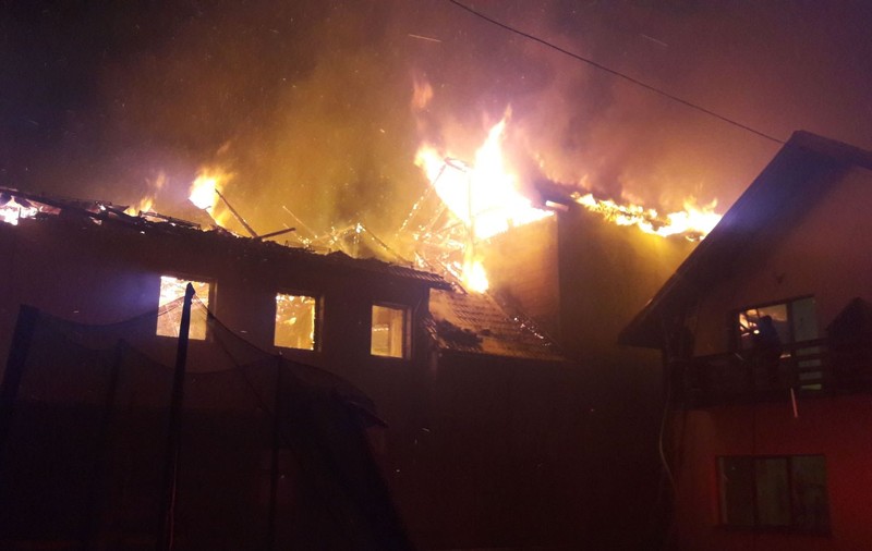 Incendiu la o pensiune din Moieciu de Sus| FOTO/VIDEO