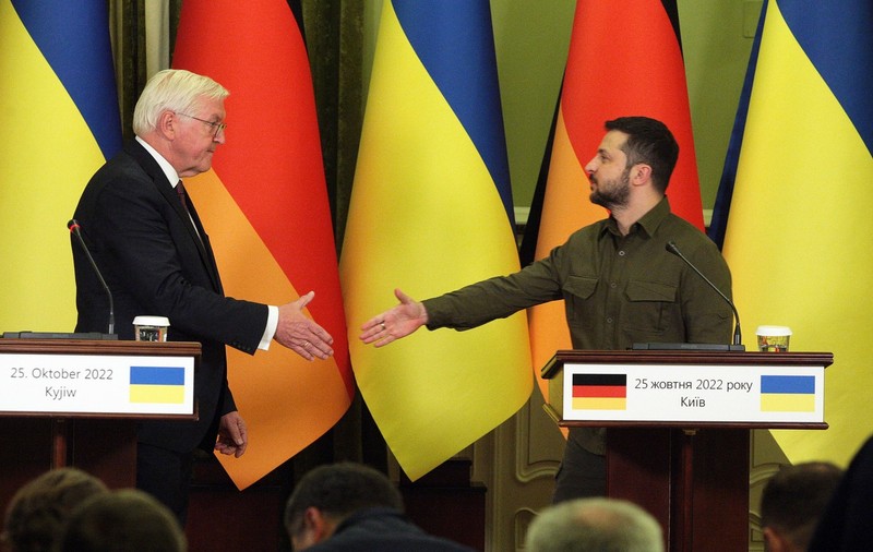 În prima vizită în Ucraina de la începutul războiului, Steinmeier s-a angajat ca Germania să livreze la timp armamentul promis