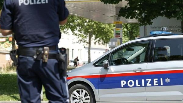 Polițiștii austrieci au reușit să recupereze mai multe biciclete furate și să îi rețină pe suspecți, ghidați pas cu pas de semnalul emis de dispozitivele de localizare Apple AirTag ascunse de proprietari. Foto: Hepta