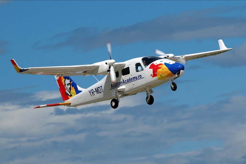 Avion al Scolii Superioare de Aviație Civilă