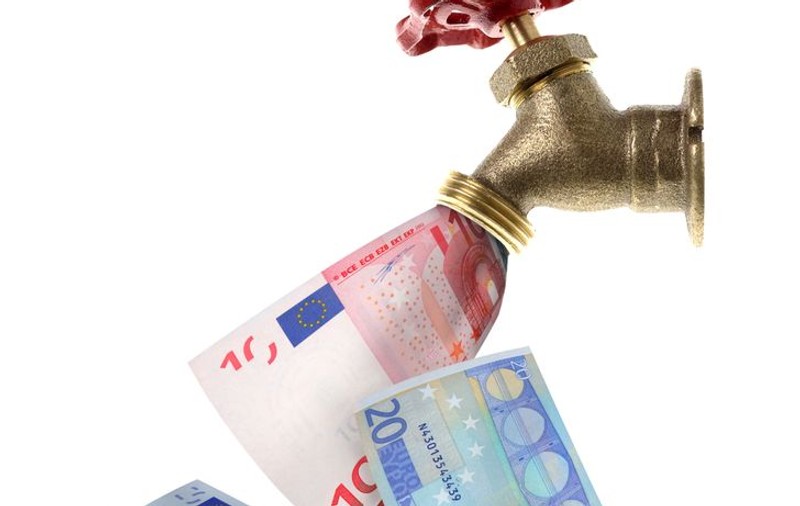 12.000 de români au în conturi peste 100.000 euro fiecare