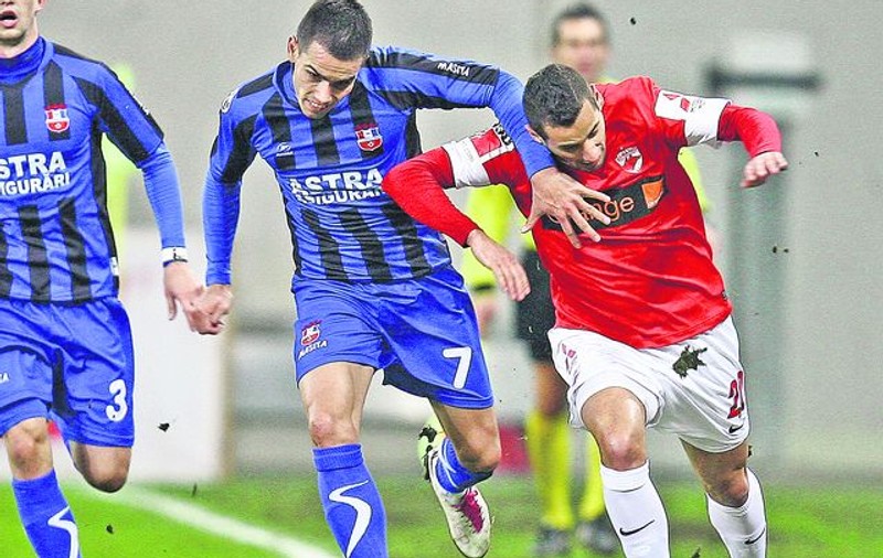 Dorinel Munteanu, antrenorul lui Dinamo, s-a bucurat doar pentru victoria cu Oţelul, nu şi pentru joc