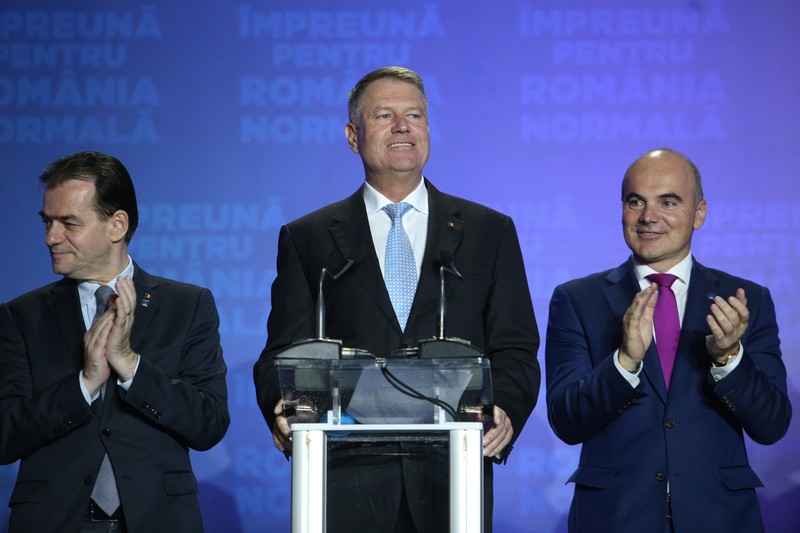 Klaus Iohannis, după aflarea rezultatelor exit poll din turul I. Foto: Dumitru Angelescu