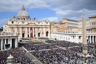Piața Sfântul Petru, Vatican
