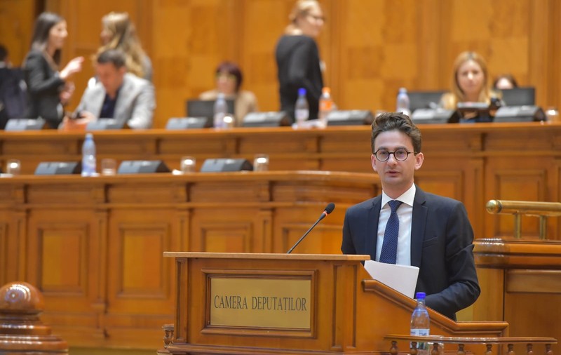 Declaraţie controversată a unui deputat USR, despre Isus Hristos: "Un copil sărac, dintr-o familie ciudată, cu un tată trecut de prima tinereţe şi o mamă surogat"