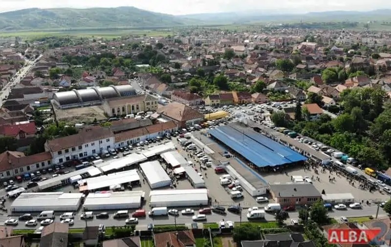 Un bărbat din Sebeș care a primit amenda maximă după ce ar fi înjurat un polițist local, a mers în instanță. Decizia judecătorilor