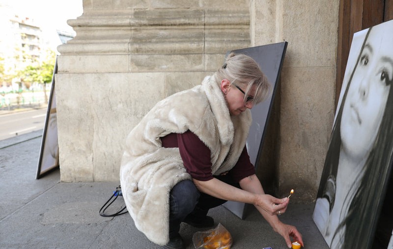 Semnal de alarmă tras de supraviețuitori ai tragediei din Colectiv, într-un protest în fața Curții de Apel