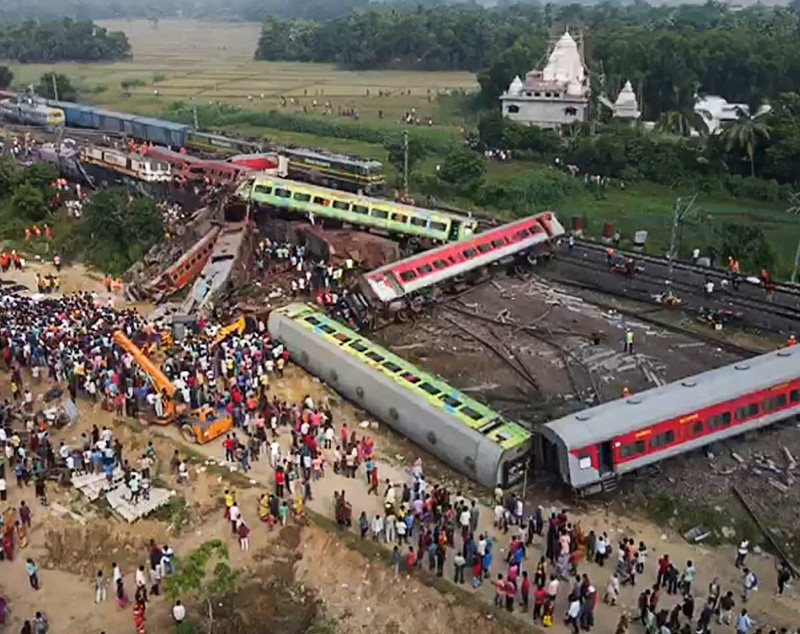 Bilanțul victimelor după catastrofa feroviară din India: 288 de morți și peste 1.000 de răniți. Operațiunile de salvare s-au încheiat