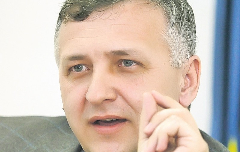 Fiscul «atacă» 11 români care au dat tunuri de 30 de milioane de euro