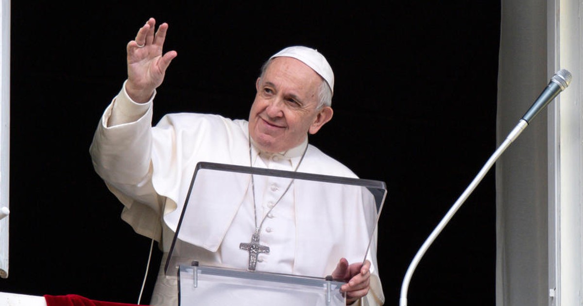 Papa Francisc va începe cu două ore mai devreme slujba de Crăciun pentru a respecta interdicția de circulație pe timpul nopții din Italia