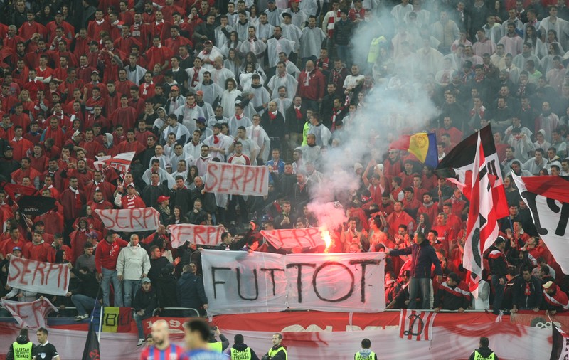 Jandarmii au intervenit în FORȚĂ asupra suporterilor lui Dinamo