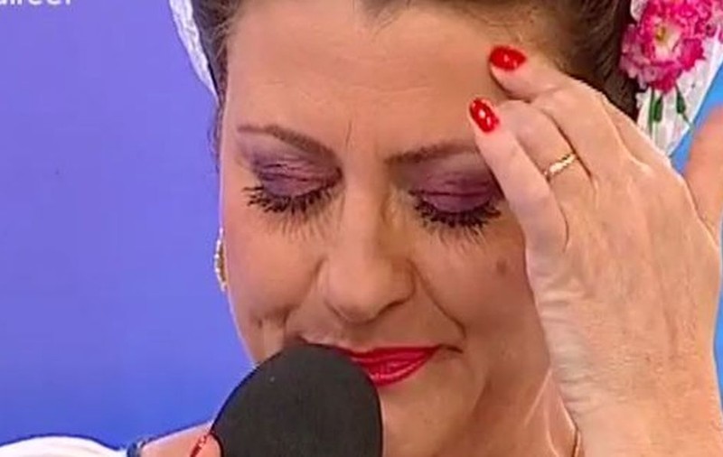 O CÂNTĂREAŢĂ de MUZICĂ POPULARĂ, cu ochii ÎN LACRIMI! STELIANA SIMA a TRECUT printr-o OPERAŢIE DIFICILĂ! | FOTO