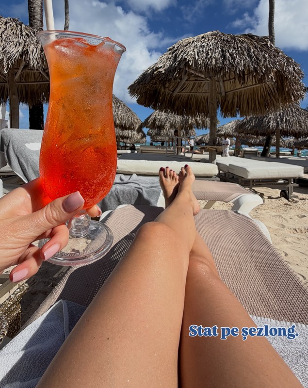 Imagini cu Adina Buzatu în costum de baie, la 49 de ani. Ce a pățit vedeta în Republica Dominicană. „Deja prea mult”
