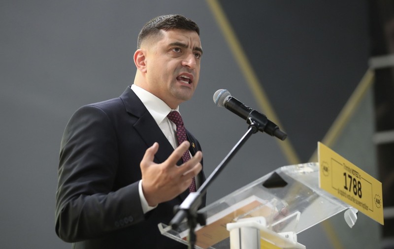 Minciuna lui George Simion privind casele de 35.000 de euro, taxată și de agențiile de publicitate: „Nu e doar fals, ci şi periculos”