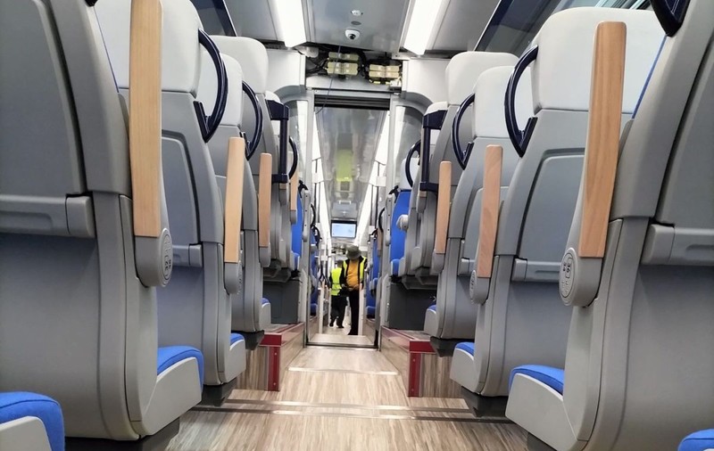 Imagini din garnitura Coradia Stream de la Alstom, primul tren nou pe care România l-a cumpărat în ultimii 20 de ani