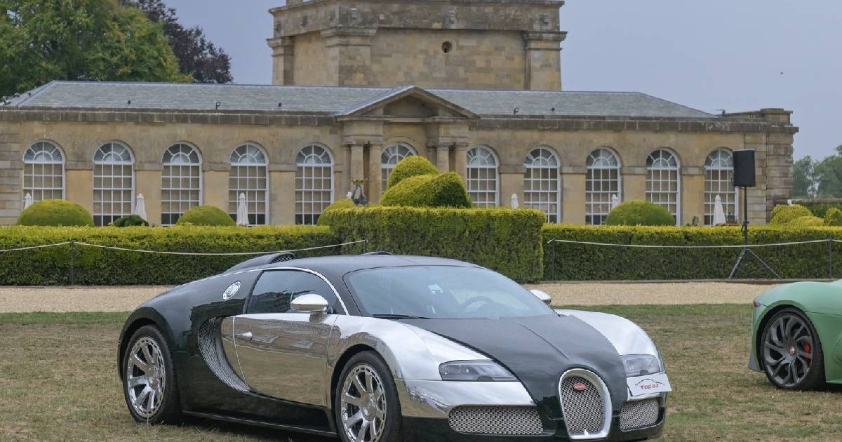 Bugatti Veyron expus la Salon Privé la Palatul Blenheim, Oxfordshire