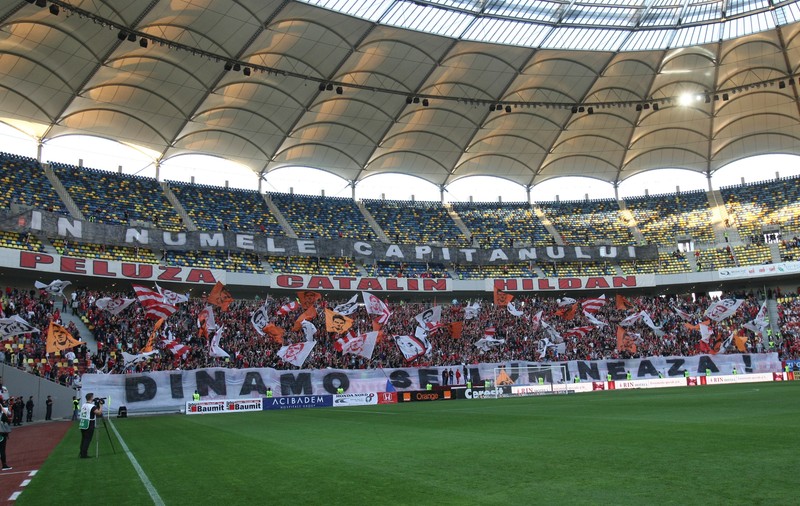 Dinamoviștii au trăit sâmbătă doar pentru Unicul Căpitan! ^În memoria lui Cătălin Hîldan, galeria ”câinilor roșii” a făcut spectacol în tribunele ”Arenei Naționale”! GALERIE FOTO