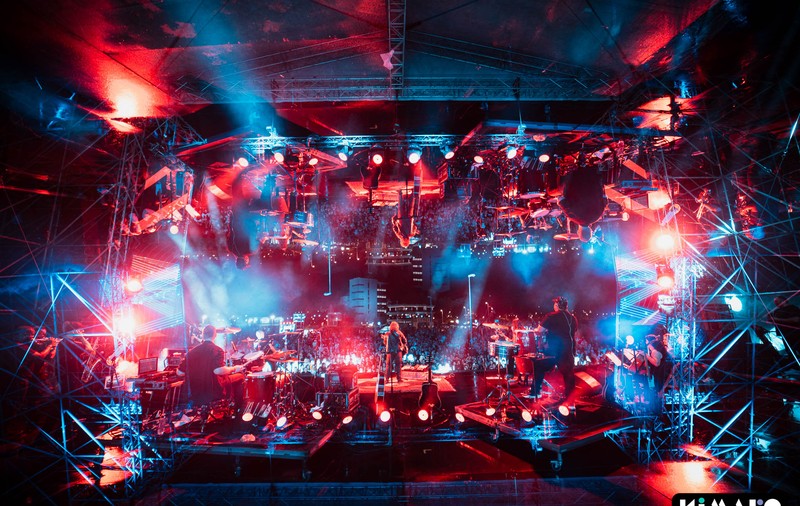 Kiss FM acuză Jandarmeria Constanța că a folosit forța în timpul unui concert: „Dacă ați rămas cu sindromul 10 august, să vă căutați la specialiști” 