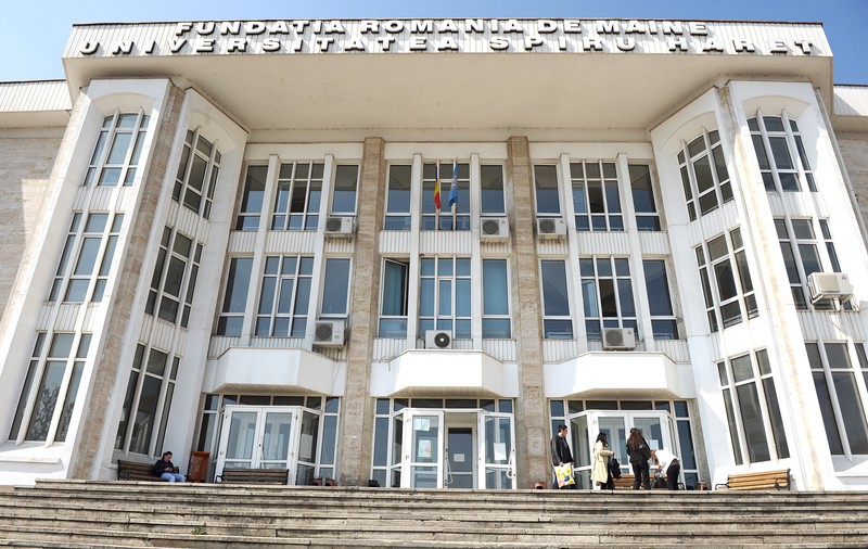 3.000 de lei, „taxa” ca să treci anul la Universitatea Spiru Haret. Declarațiile studentului care a fost promovat automat inclusiv la restanțele pe care le picase