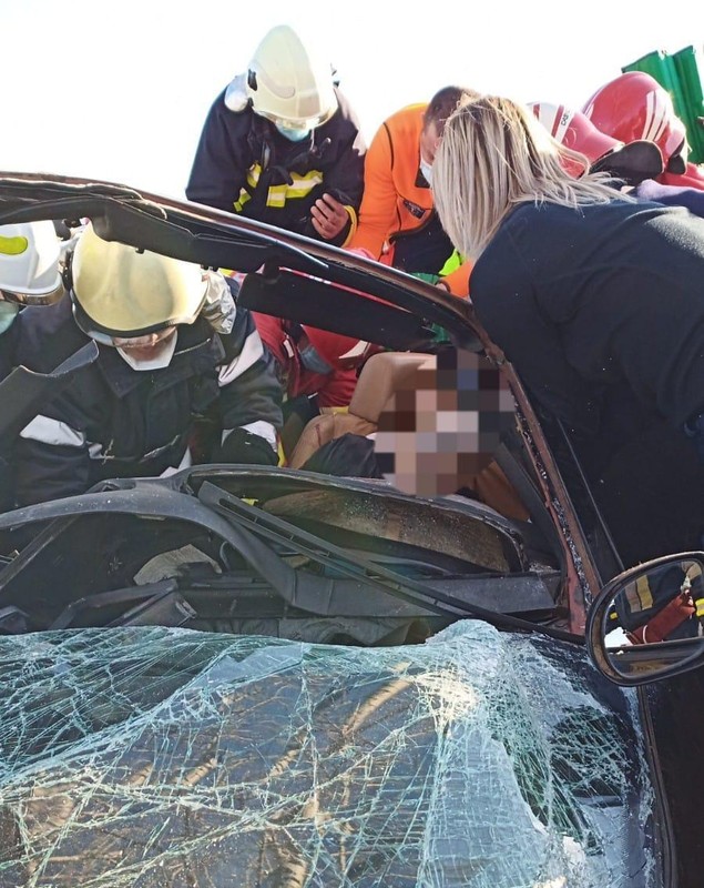 Accident grav la Bacău. Trei oameni au murit, alți doi sunt răniți grav