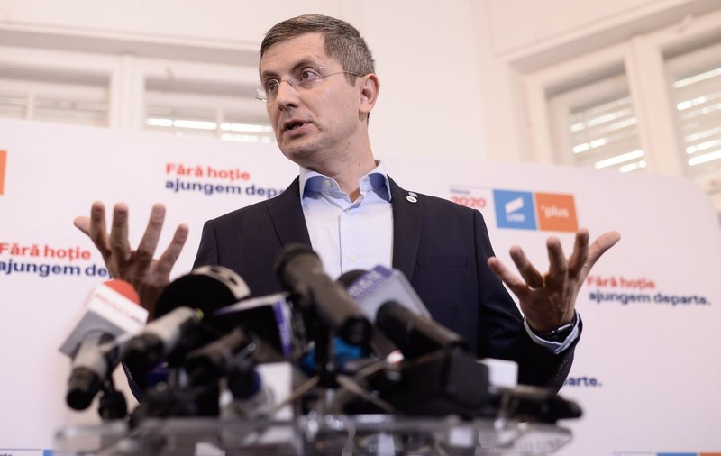 Dan Barna: „Ideea că noi, USR, am negocia funcția de prim-ministru cu PSD este ridicolă”