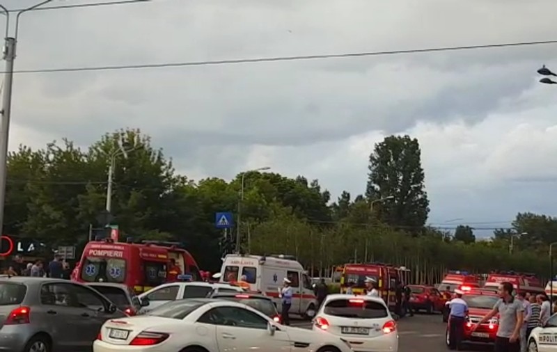Accident auto în zona Titan din Capitală. Un SUV a lovit trei pietoni. O fetiță de 5 ani a ajuns la spital (VIDEO)