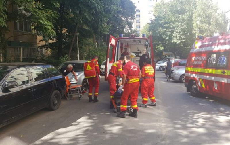 Explozie ciudată într-un bloc din sectorul 6. Ce a bubuit, de fapt, în apartamentul unui bâtrân