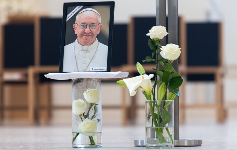 Moartea Papei Francisc, sărbătorită de o susținătoare a lui Trump. Americanii o pun la zid