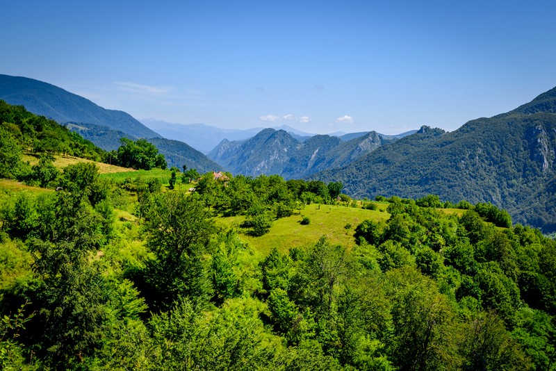 Locuri de vizitat în Mehedinți - Valea Cernei