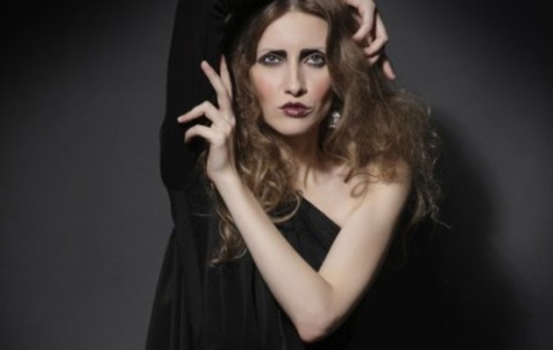 Iulia Albu este flapper în Italia