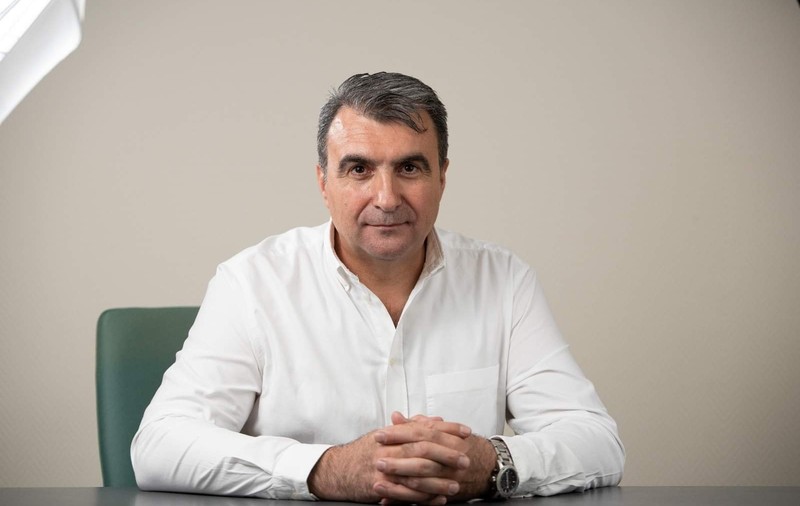 Viceprimarul PNL din Râmnicu Vâlcea promite un „premiu de 10.000 de euro celei/celui care va convinge cât mai mulţi vâlceni să ni se alăture”: „Este o chestie internă”