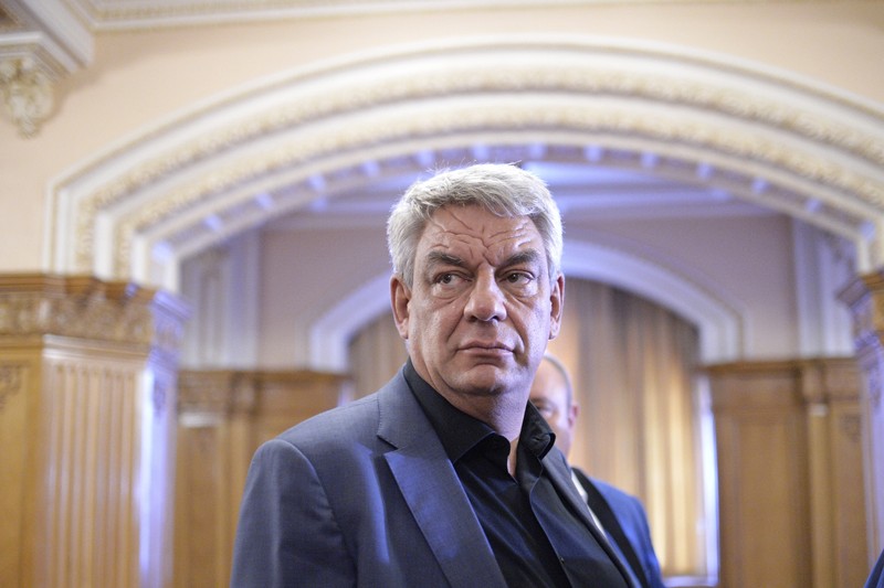 Fostul premier Mihai Tudose soseste la Palatul Parlamentului pentru a participa la Comitetul Executiv National (CExN) al Partidului Social Democrat, vineri, 21 septembrie 2018. CExN al PSD se reuneste in sedinta avand ca tema centrala de discutie demersul public asumat de mai multi lideri ai formatiunii printr-o scrisoare deschisa in cuprinsul careia se cere demisia lui Liviu Dragnea din functiile de presedinte al PSD si de sef al Camerei Deputatilor si asigurarea interimatului la sefia partidului de catre premierul Viorica Dancila. ANDREEA ALEXANDRU / MEDIAFAX FOTO