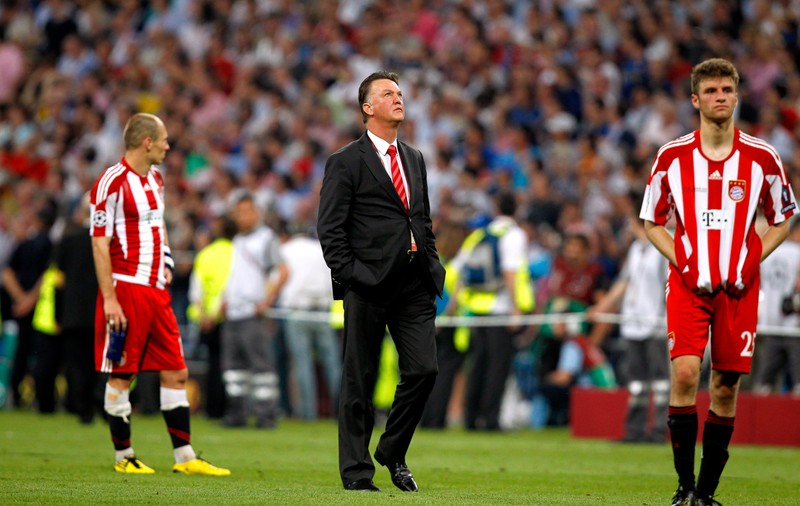 Cade recordul? ^Louis van Gaal oferă 100.000.000 de euro pentru un campion mondial