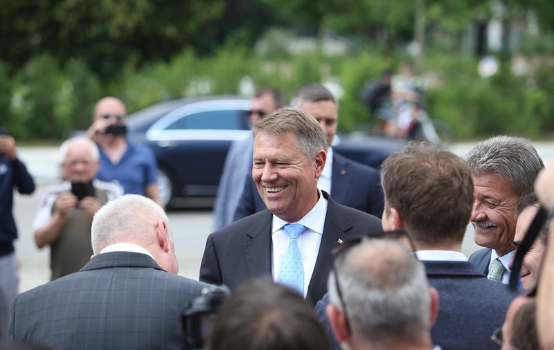 Iohannis va primi Medalia de Onoare a Forumului Democrat al Germanilor din România