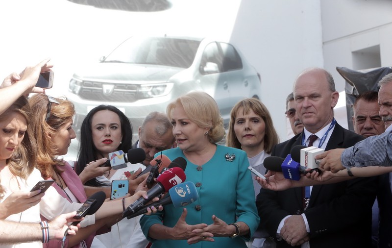 FOTO&VIDEO/ Viorica Dăncilă, recital de bâlbe și dezacorduri în Argeș: ”Voi discuta cu Juncker, nu în ideea de a scuza pe cineva, de a abroga pe cineva despre o vină...”