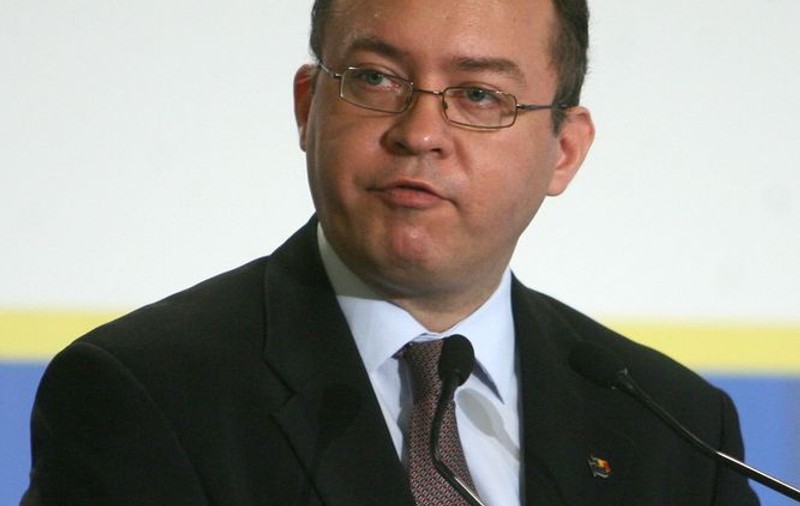 Bogdan Aurescu, noua variantă vehiculată de premier PSD - Surse