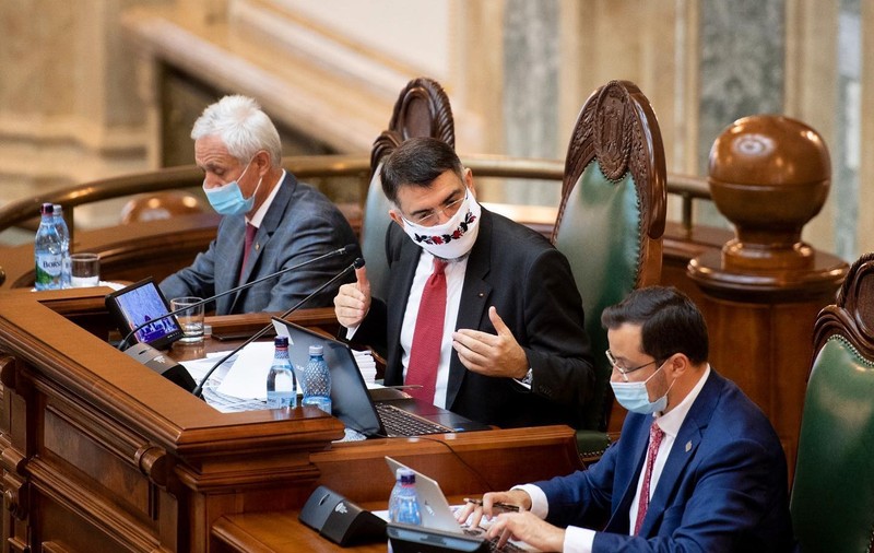 Modificări la legea carantinei: Asimptomaticii, 48 de ore în spital, apoi 14 zile acasă. Pacienţii pot refuza tratamentul