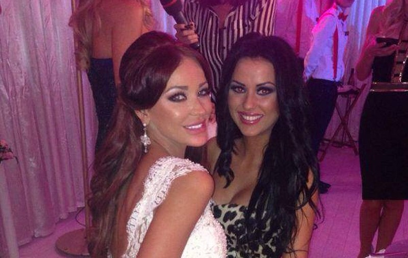 NUNTĂ BIANCA DRĂGUŞANU. CRUDUŢA ŞI-A ARĂTAT CHILOŢII LA NUNTA BIANCĂI!