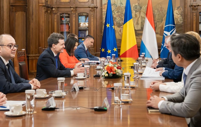 Nicușor Dan, primit de Emmanuel Macron la Palatul Élysée: programul vizitei președintelui în Franța