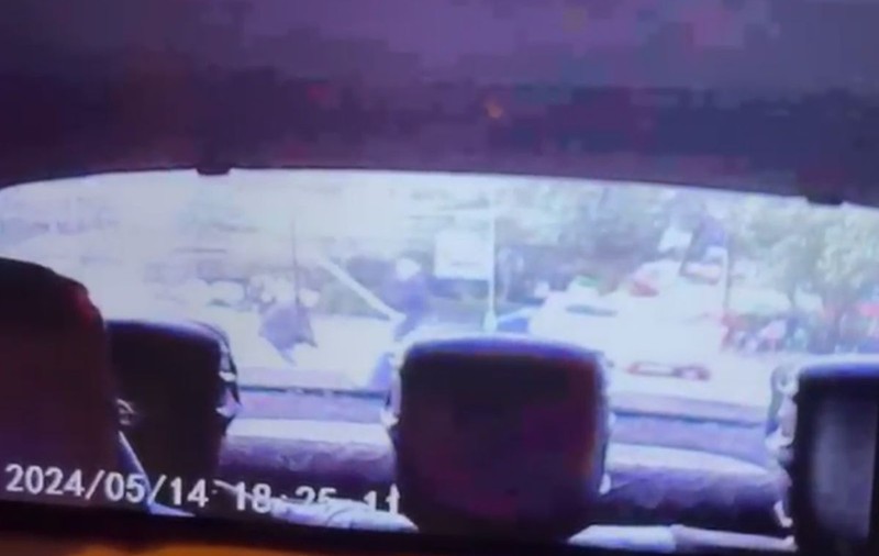 Crima din Crângași. Momentul în care bărbatul de 46 de ani este omorât în bătaie, surprins de o cameră. De la ce a pornit conflictul | VIDEO