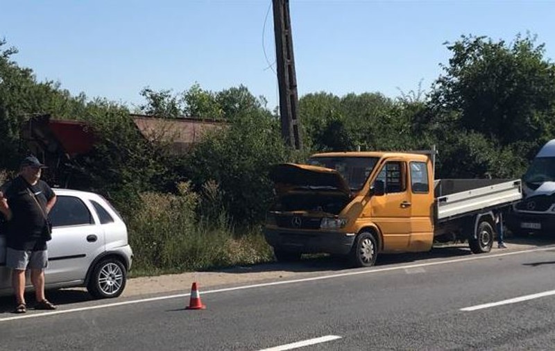 Carambol cu patru autovehicule, în județul Sălaj. Mai multe persoane au avut nevoie de îngrijiri medicale