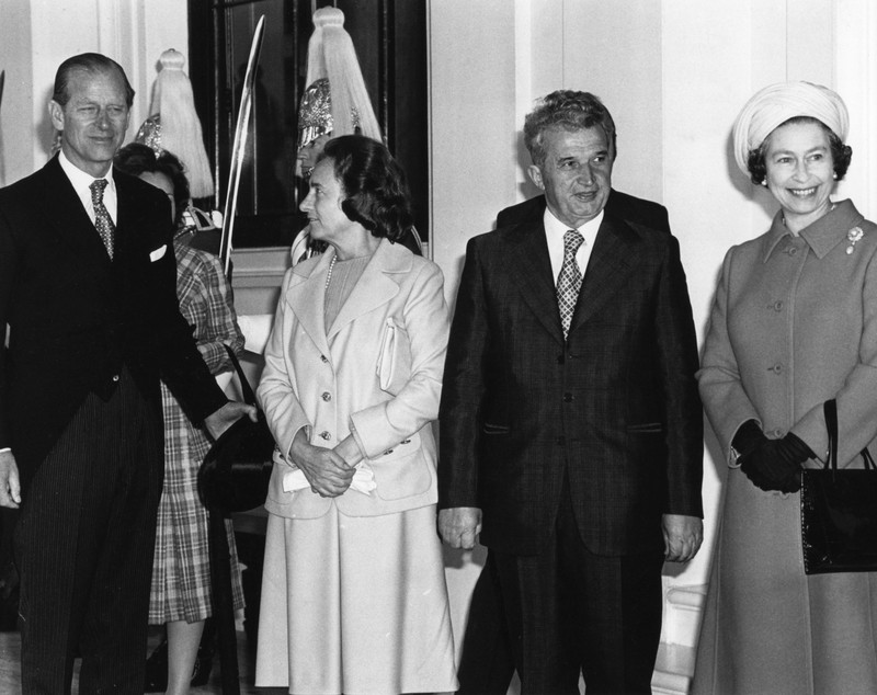 Regina Elisabeta a II-a. Mari întâlniri cu liderii lumii: de la Tito la Indira Gandhi, Papa Ioan Paul al II-lea, Gorbaciov sau Nicolae Ceaușescu