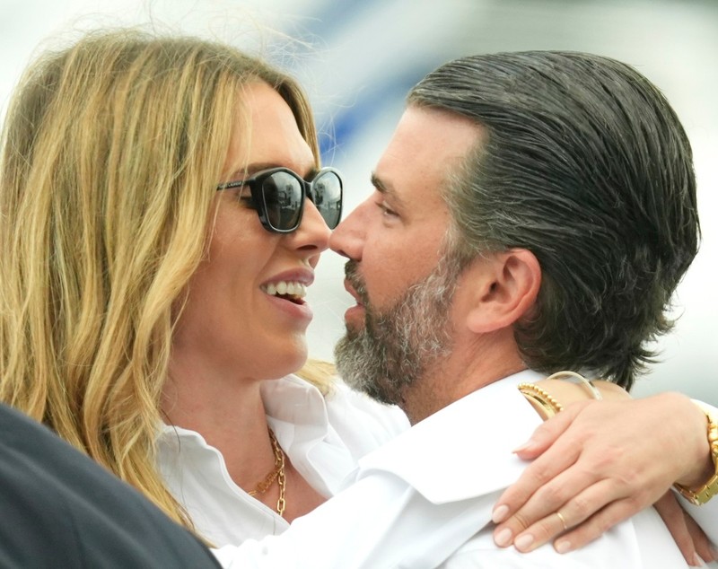 Donald Trump jr s-a logodit cu Bettina Anderson. Cine e viitoarea noră a președintelui Donald Trump