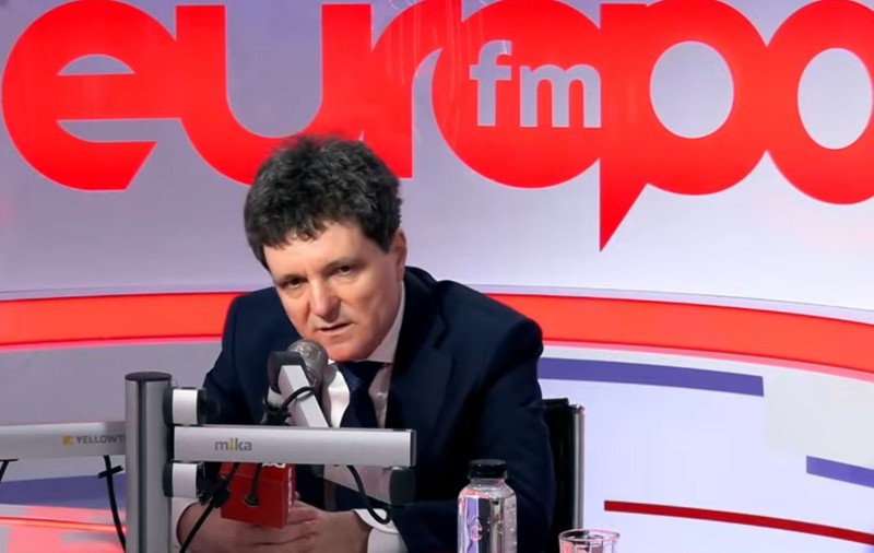 Emisiunea Europa FM cu Nicușor Dan, preluată ilegal de Realitatea Plus: „Această transmisie este ilegal preluată”