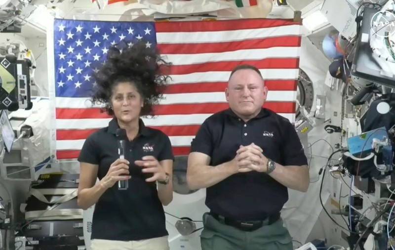 Astronauții care au plecat în spațiu pentru 8 zile și au rămas blocați pe orbită ar putea fi aduși acasă abia peste 8 luni