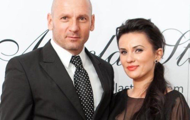 Mirela Stelea l-a convins pe soţul ei Bogdan Stelea să se CREMUIASCĂ de TREI ORI PE ZI!