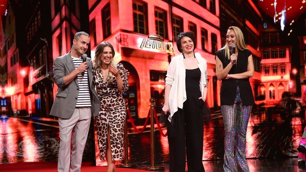 Amna pe scena de la „Stand-Up Revolution”