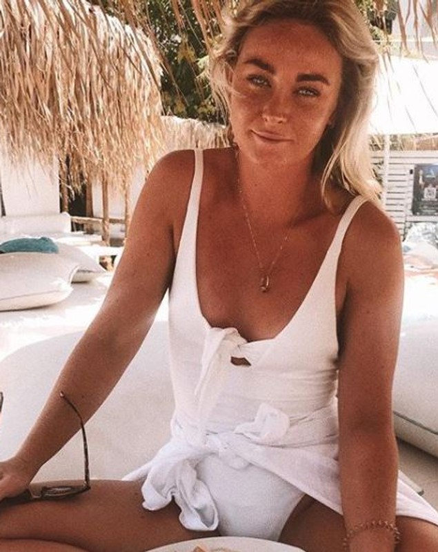 FOTO | Tânăra model care a murit pe un yacht în Grecia s-a sinucis. Medicii legiști recomandă rudelor să nu vadă trupul fetei