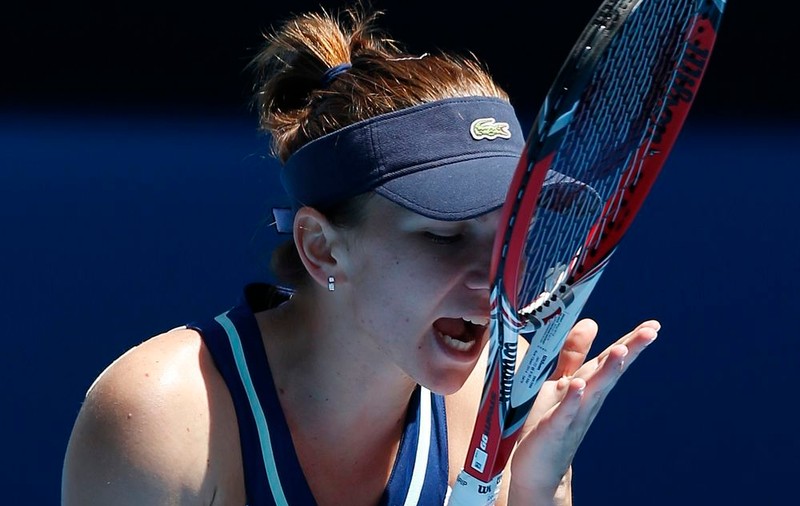 Simona Halep, eliminată în sferturi de finală la Australian Open de Dominika Cibulkova